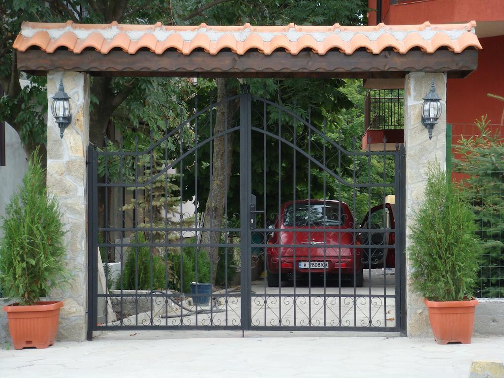 Terra Guest House Равда Экстерьер фото